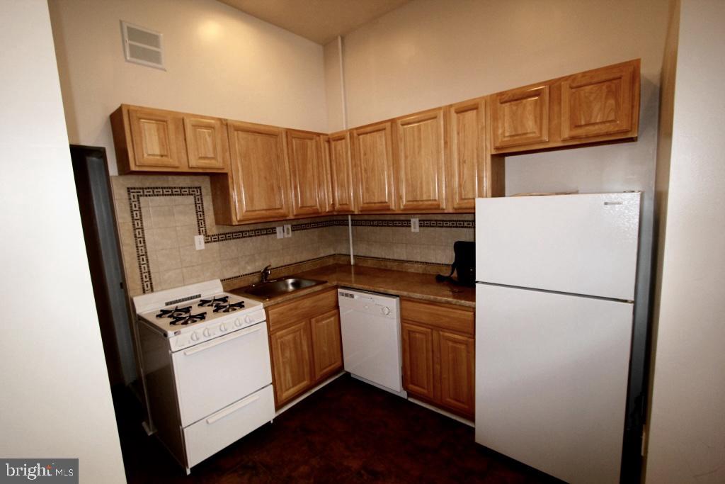 2311 Christian St Property Photo 30