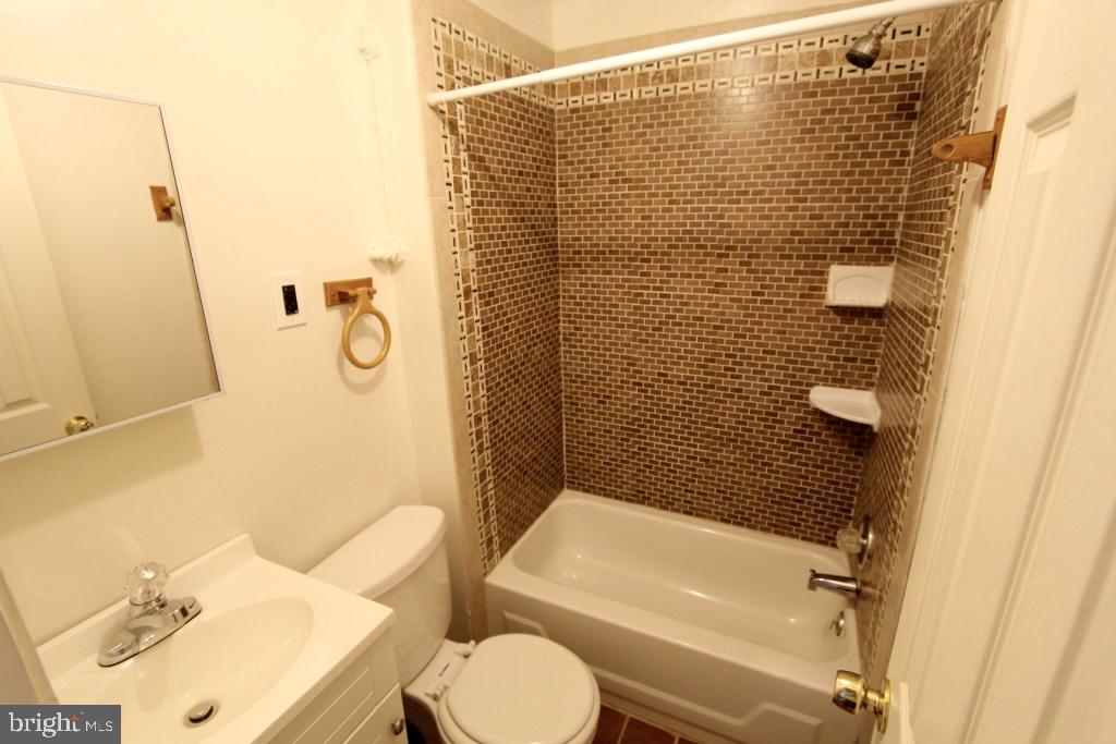 2311 Christian St Property Photo 31