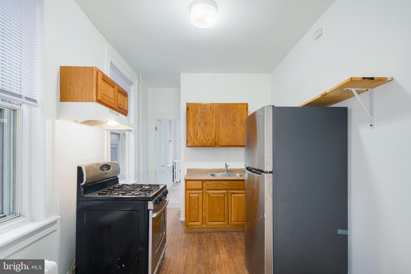 4039 N Broad St Property Photo 8