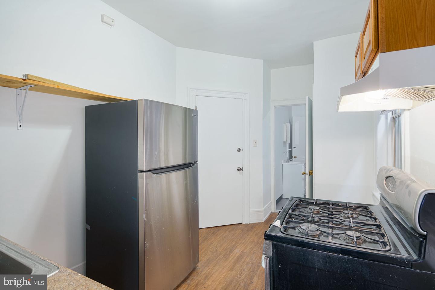 4039 N Broad St Property Photo 12