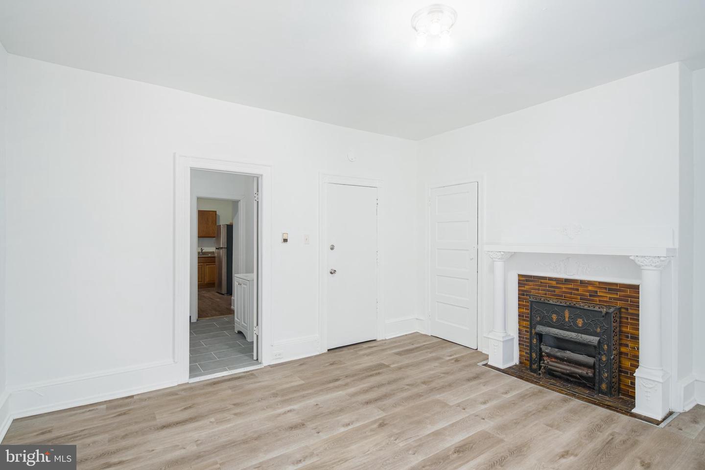 4039 N Broad St Property Photo 17