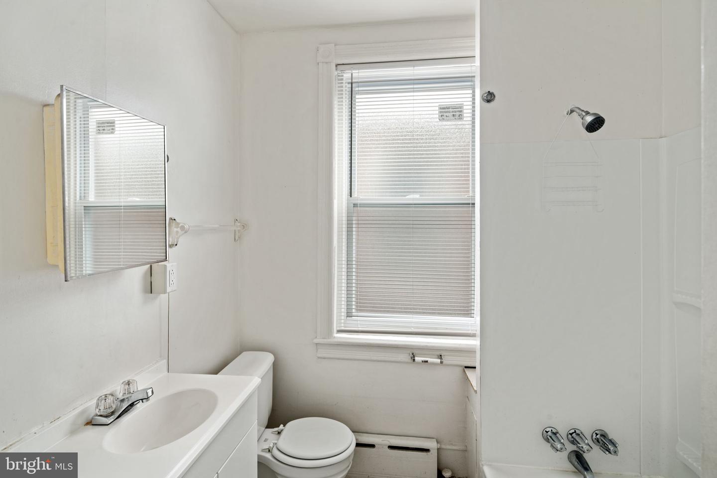 4039 N Broad St Property Photo 24