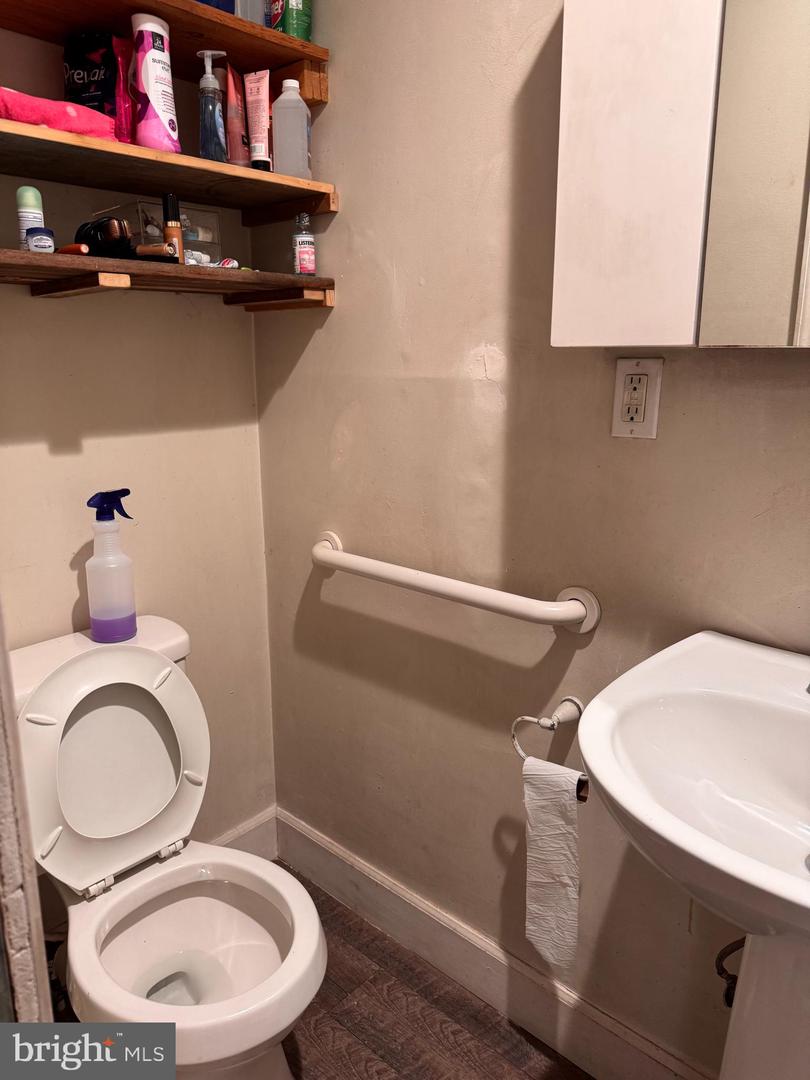5432 Vine St #downstairs1 Property Photo 6