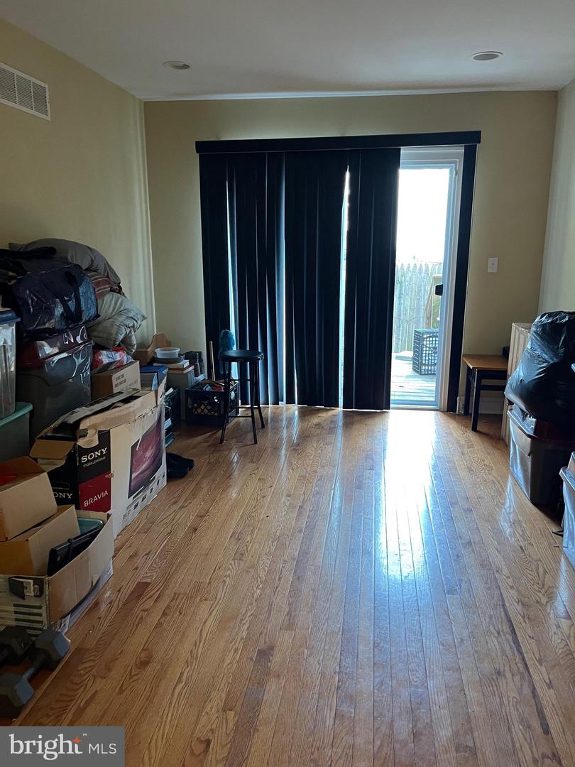 508 N Budd St Property Photo 9