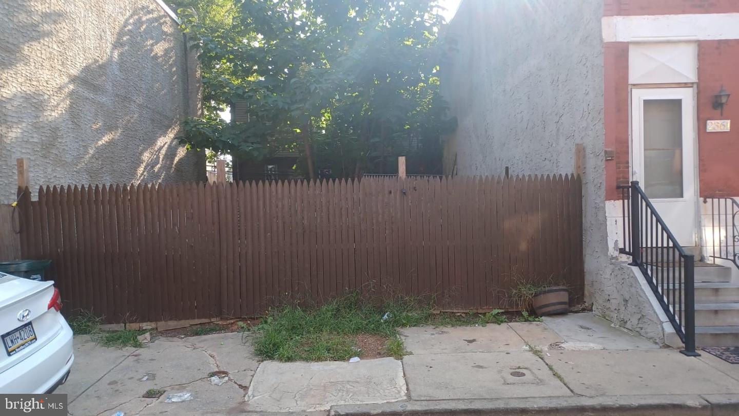 2363 N Gratz St Property Photo 1