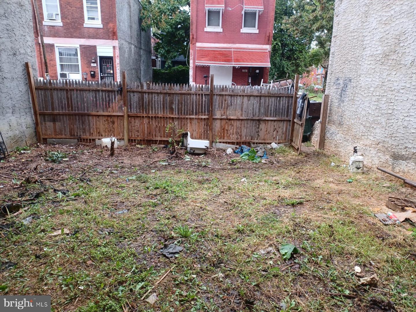 2363 N Gratz St Property Photo 3