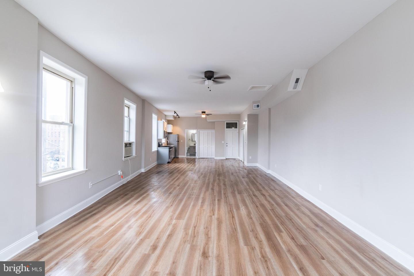 937 N 2nd St #unit 3f Property Photo