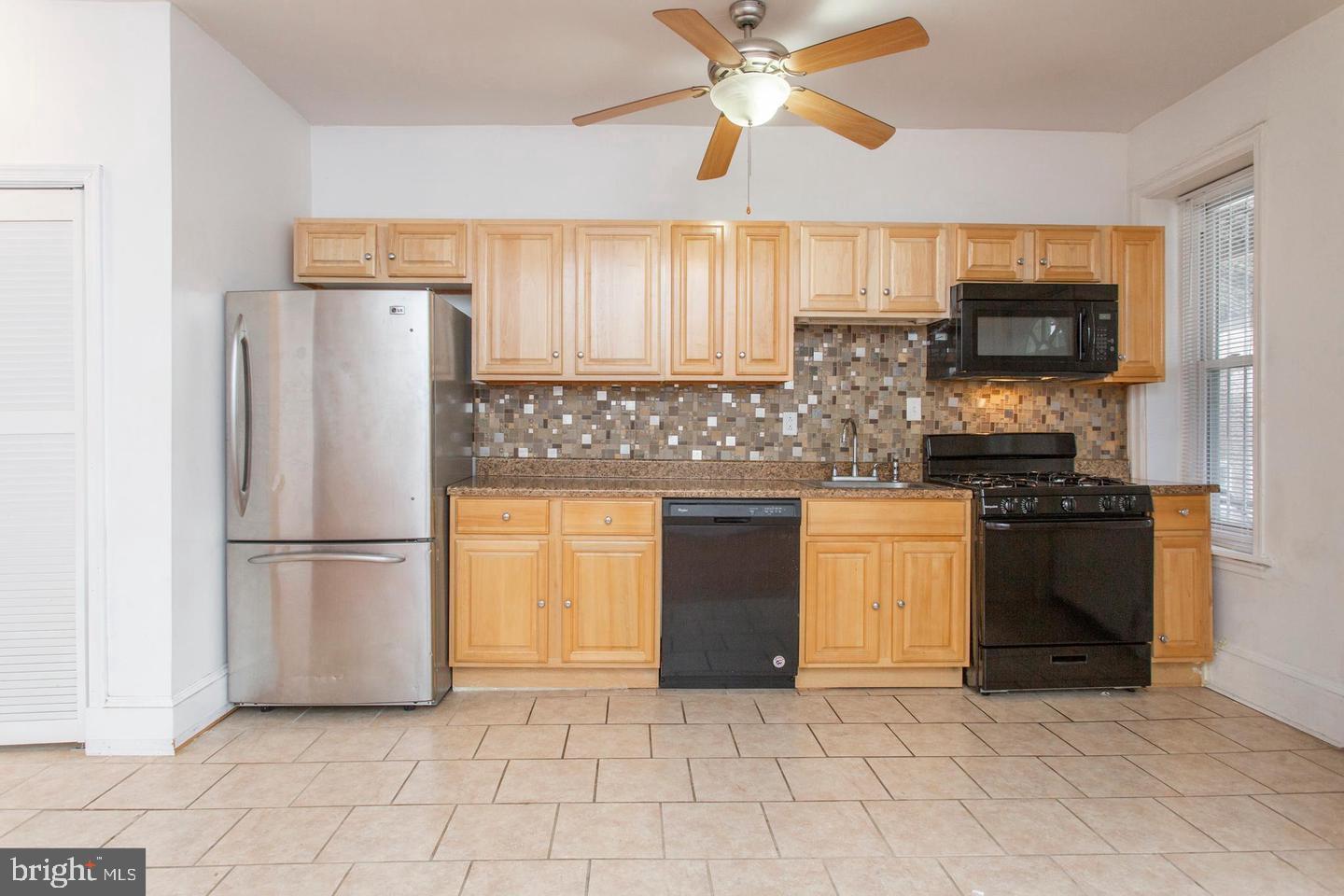 4628 Sansom St #b Property Photo 4