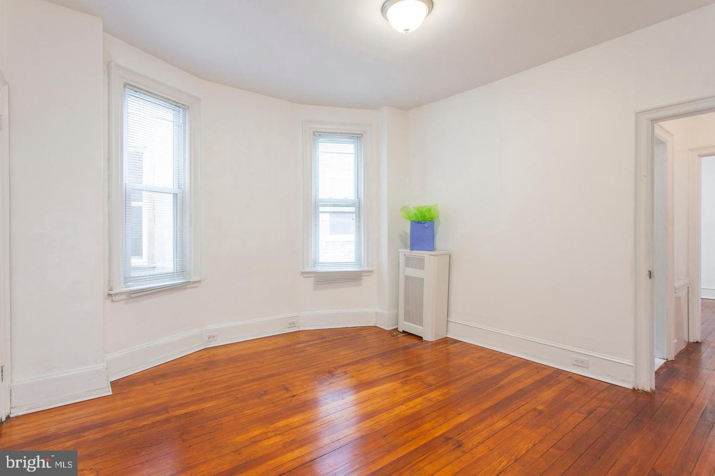 4628 Sansom St #b Property Photo 10