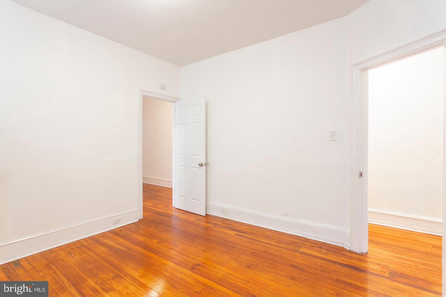 4628 Sansom St #b Property Photo 11
