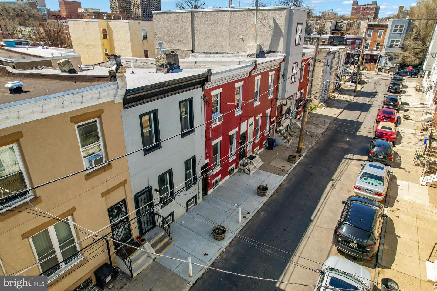 1126 W Nevada St Property Photo 1