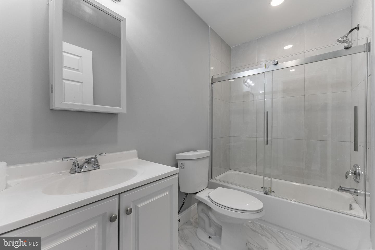 1126 W Nevada St Property Photo 7