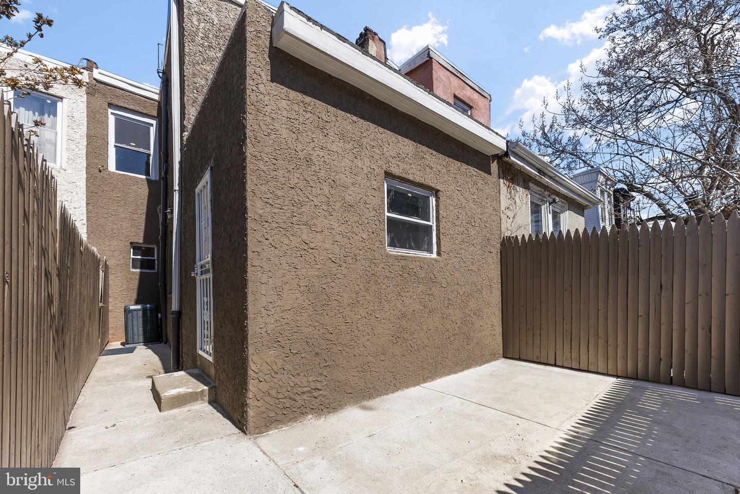 1126 W Nevada St Property Photo 14