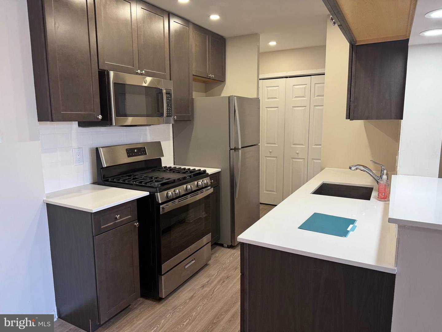6100 Henry Ave #3k Property Photo 3