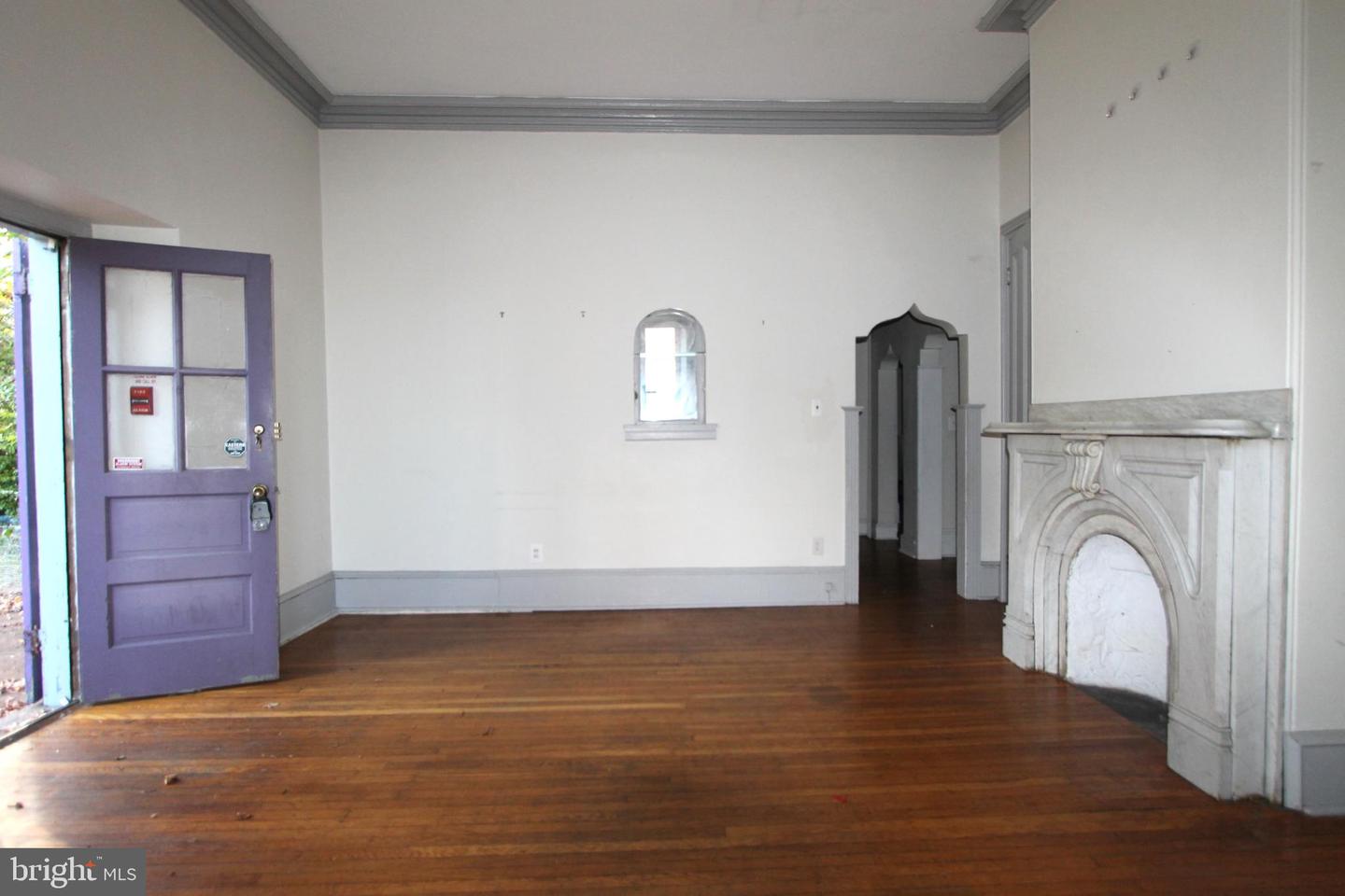 5313 Baynton St Property Photo 10