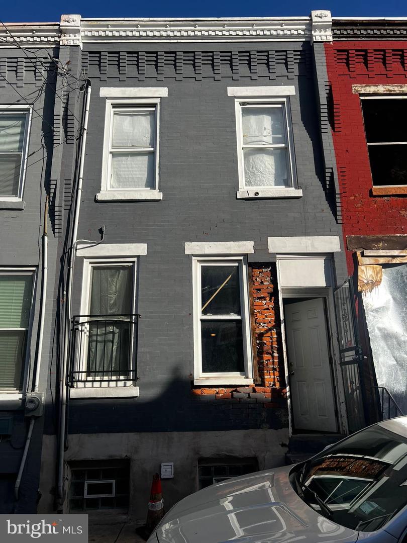 1343 W Seltzer St Property Photo 2