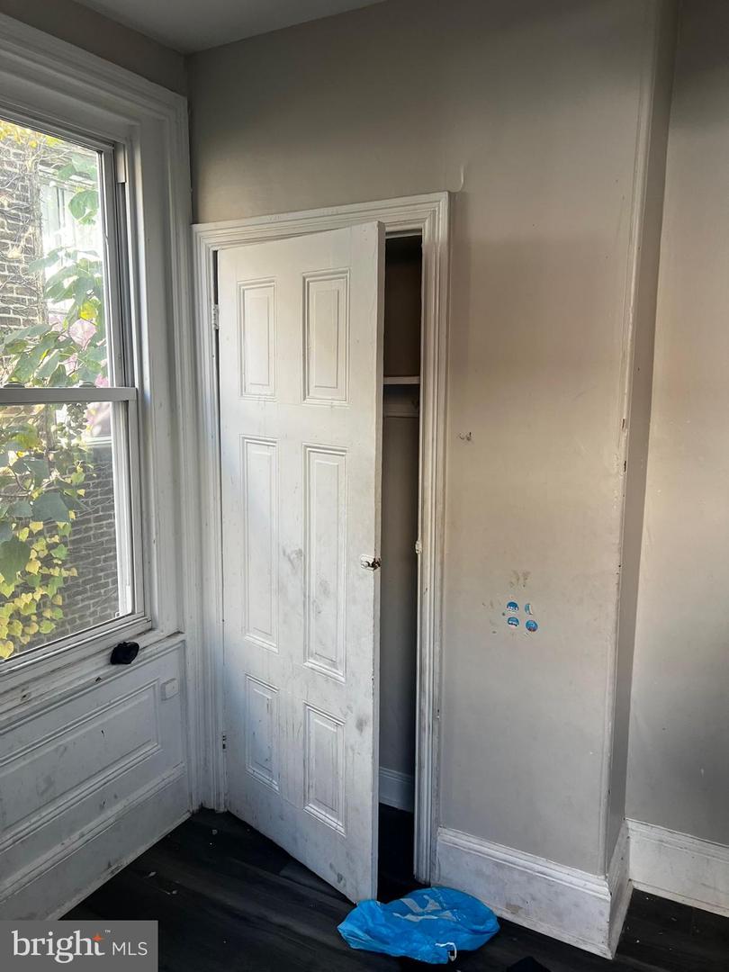 1343 W Seltzer St Property Photo 14