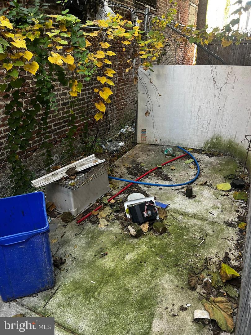 1343 W Seltzer St Property Photo 25