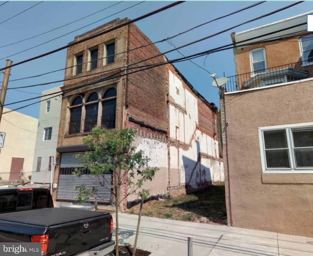 4033 W Girard Ave Property Photo 2
