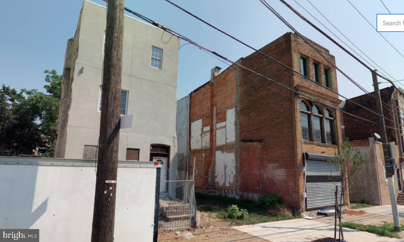 4037 W Girard Ave Property Photo 3