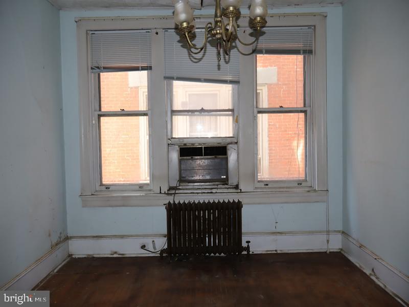 5017 N 12th St Property Photo 9
