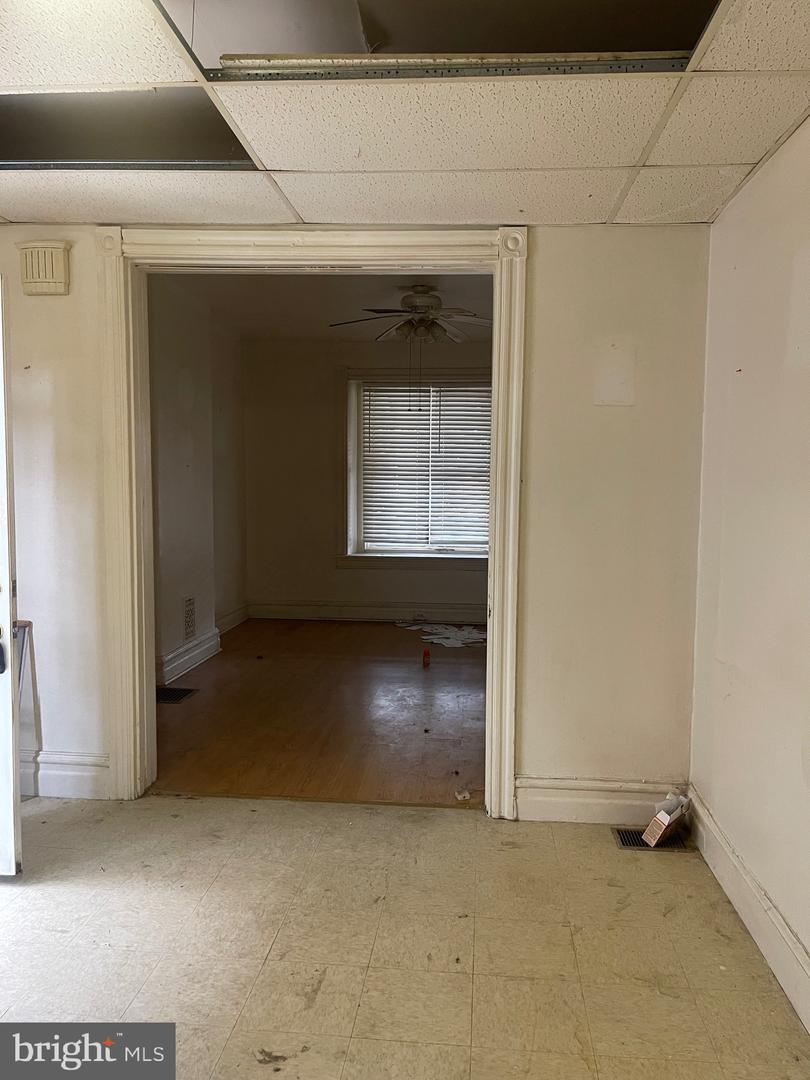 75 E High St Property Photo 4