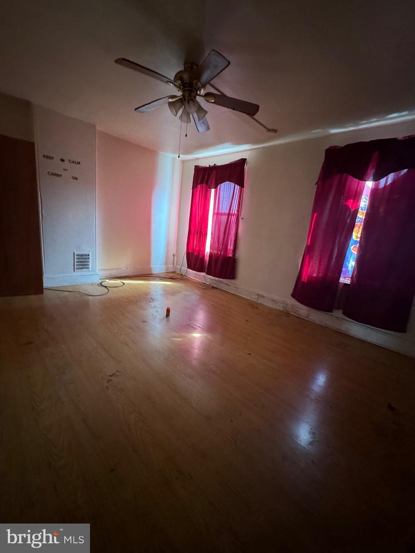 75 E High St Property Photo 7