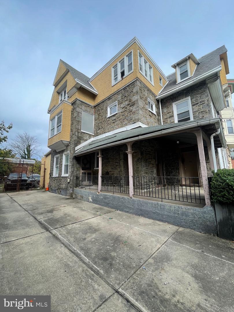 79 E High St Property Photo 3