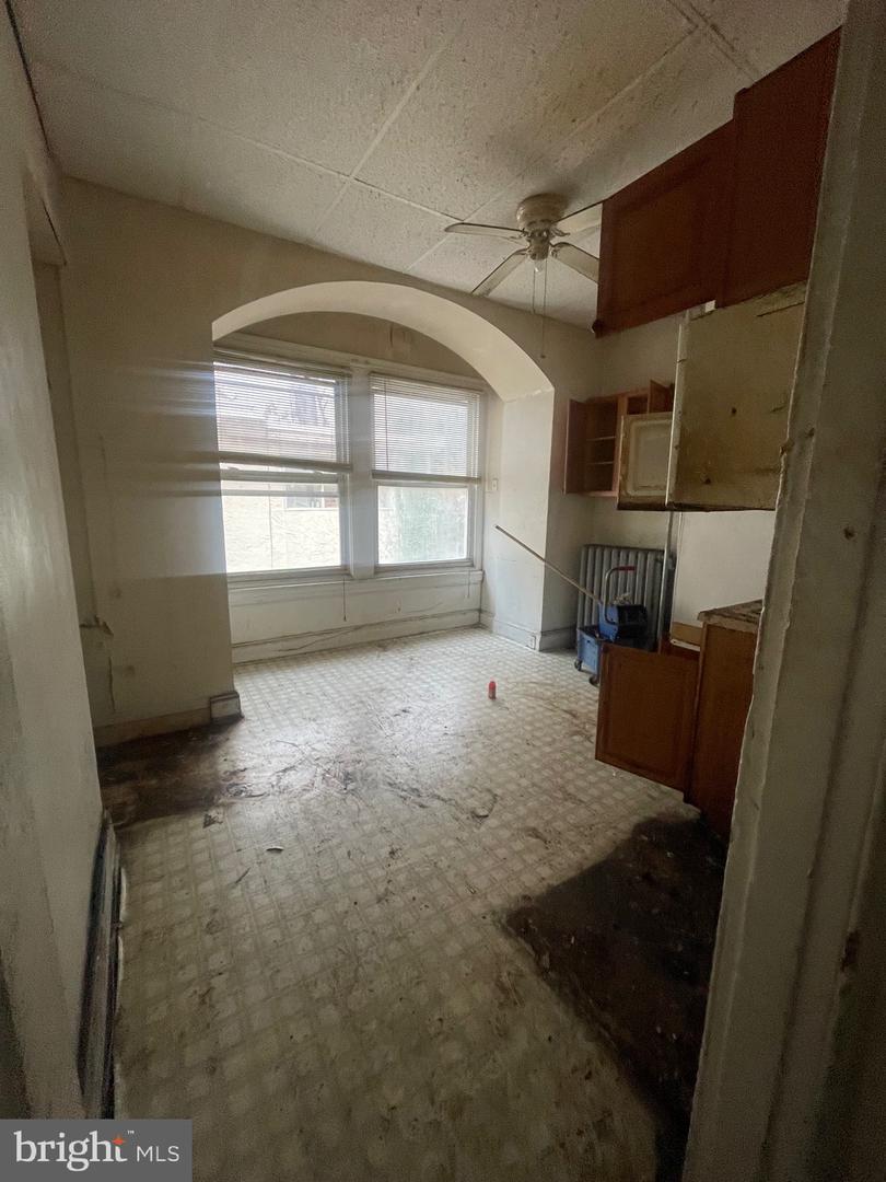 79 E High St Property Photo 5