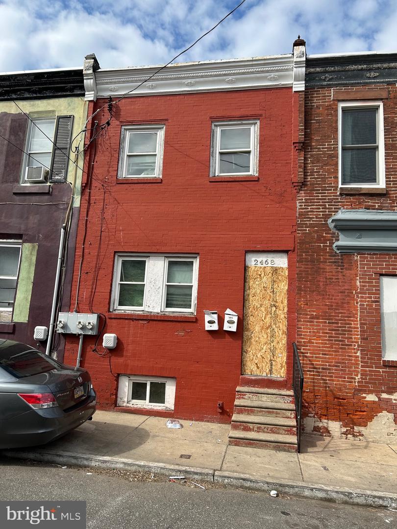 2468 N Dover St Property Photo 2