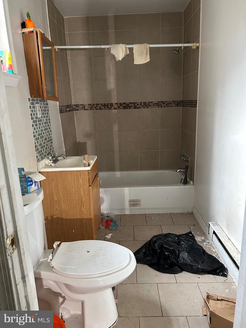 2468 N Dover St Property Photo 22
