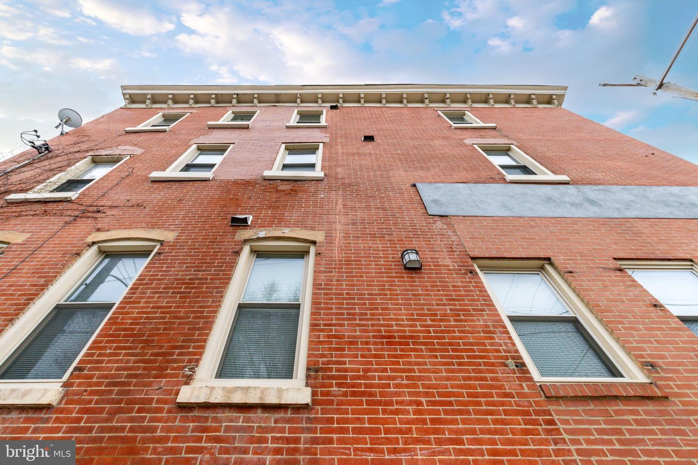 1800 Catharine St Property Photo 2