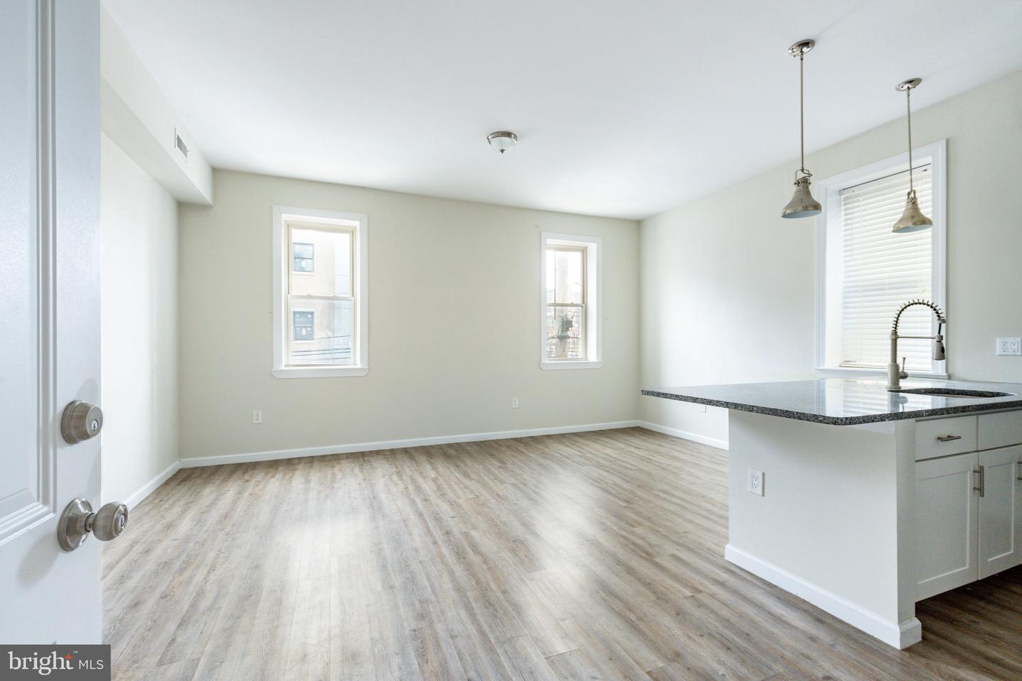 1800 Catharine St Property Photo 4