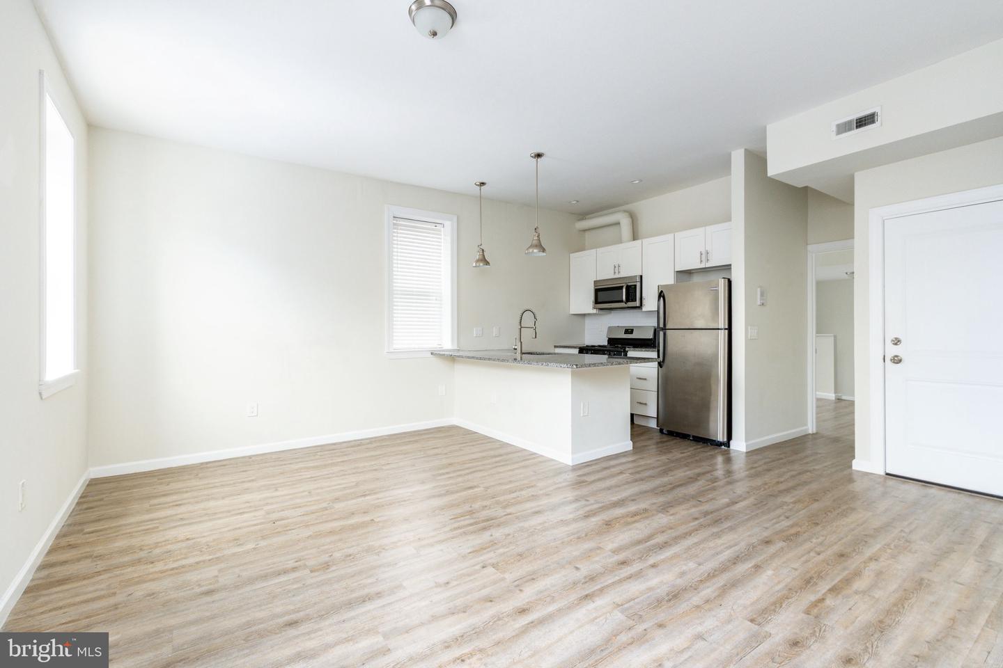 1800 Catharine St Property Photo 5