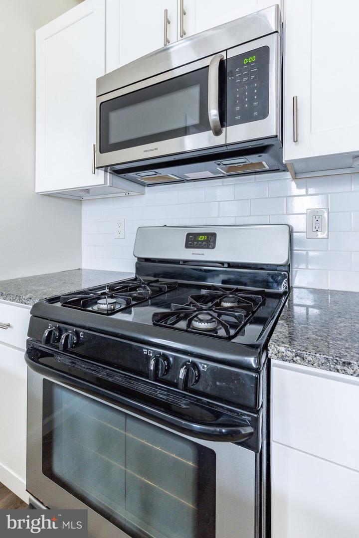 1800 Catharine St Property Photo 11
