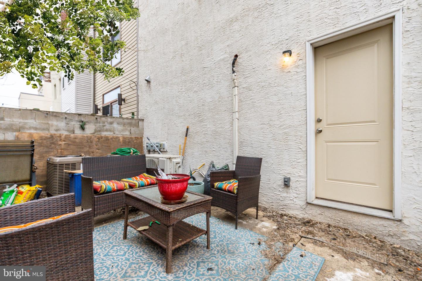 1800 Catharine St Property Photo 32