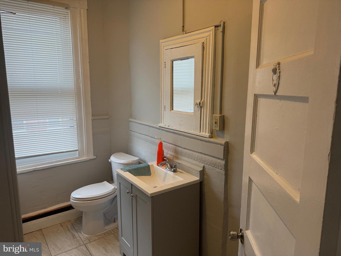 76 W Sharpnack St Property Photo 14