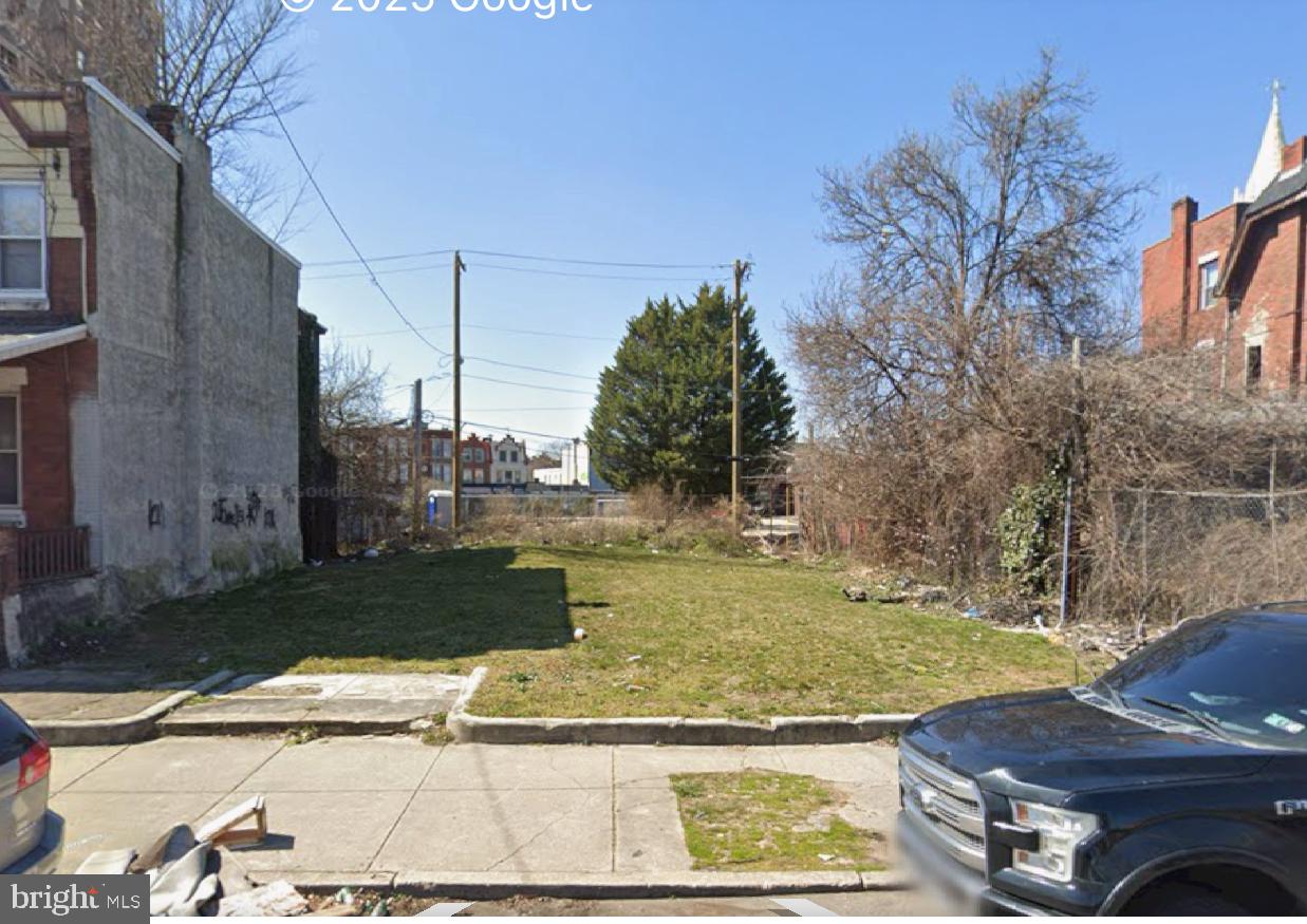 3746 N Park Ave Property Photo 1