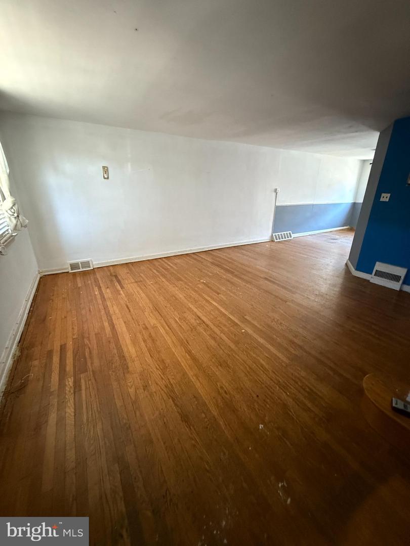 1347 Wells St Property Photo 2