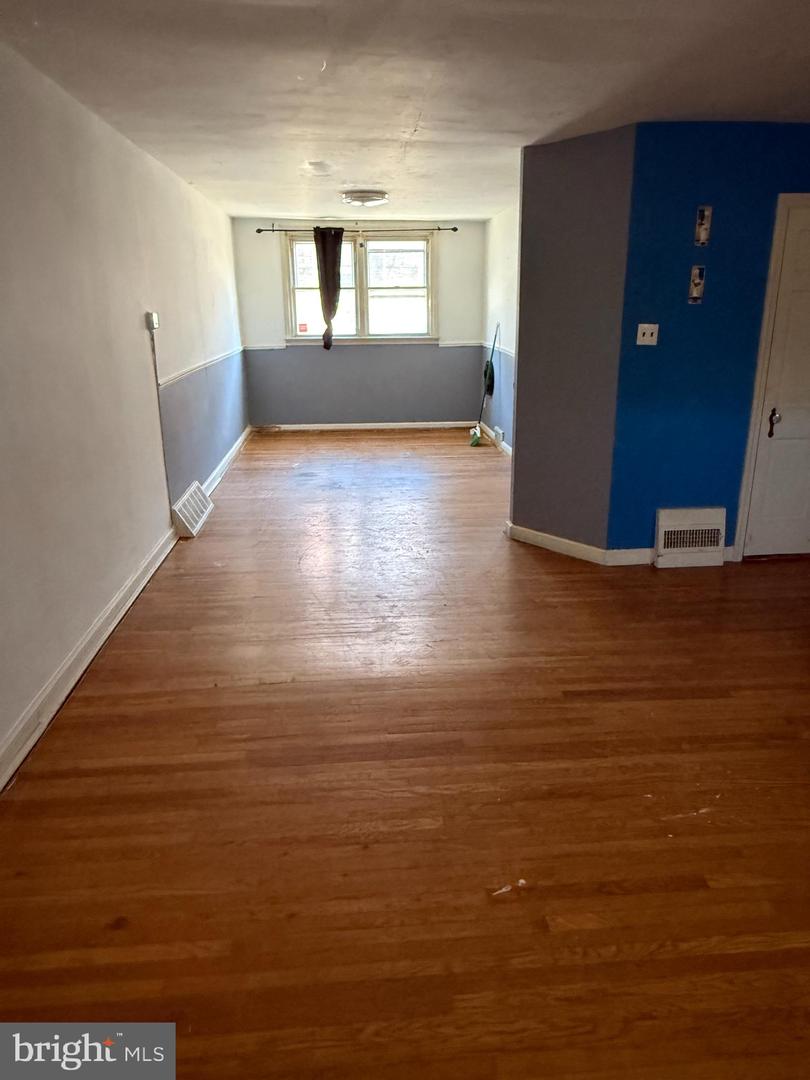 1347 Wells St Property Photo 3