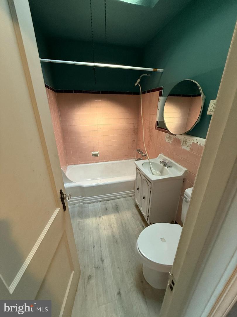 1347 Wells St Property Photo 7