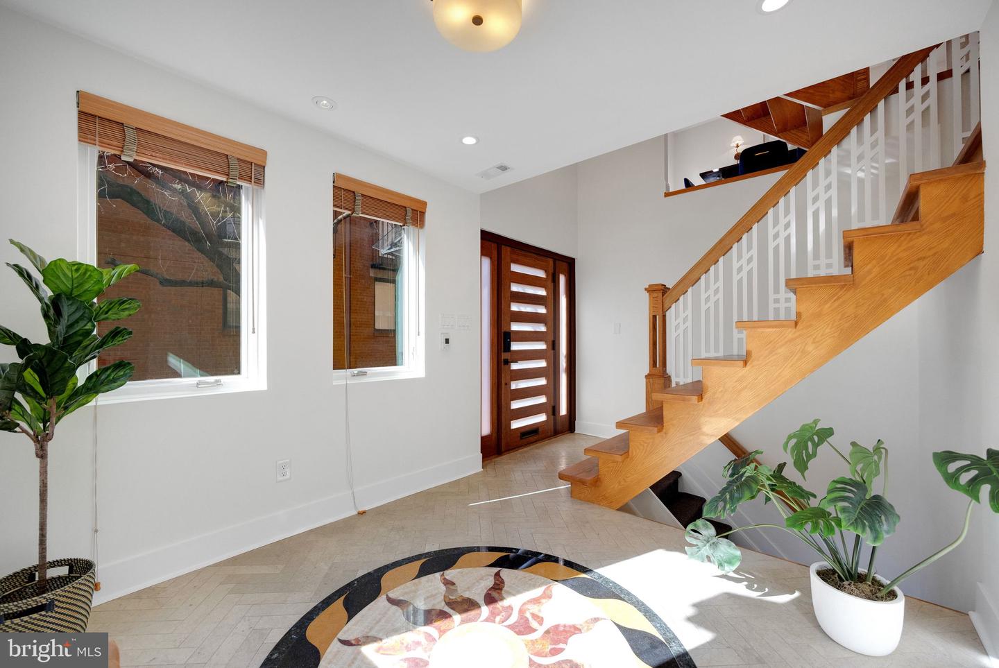 1109 Manning St Property Photo 3