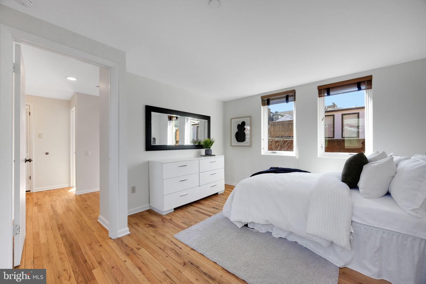 1109 Manning St Property Photo 27