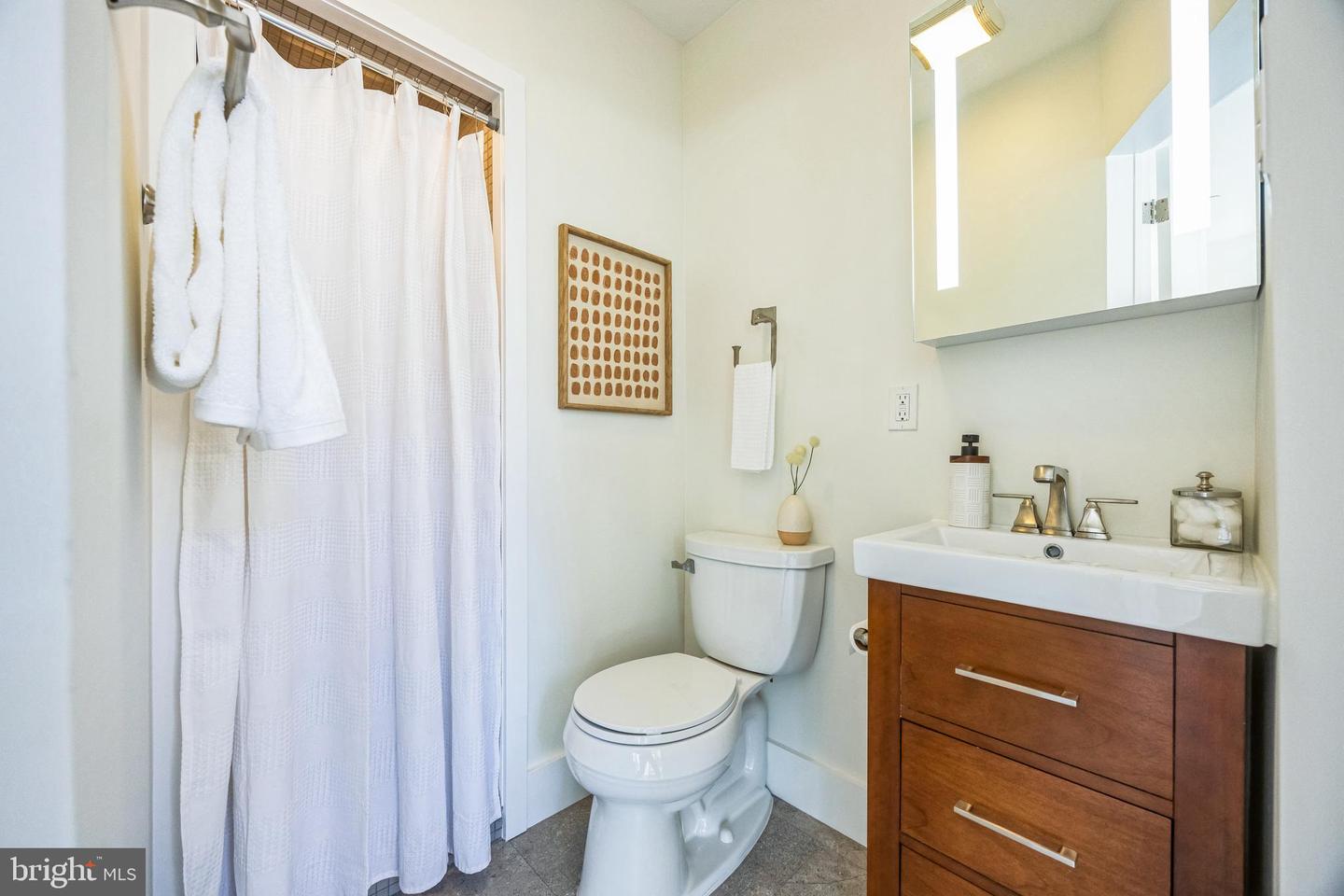 1109 Manning St Property Photo 33