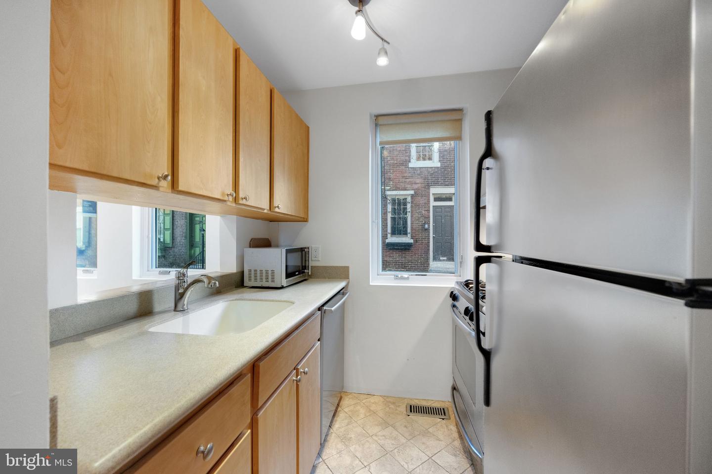 1109 Manning St Property Photo 43