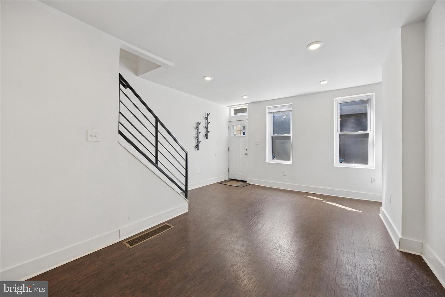 1111 Kimball St Property Photo 4