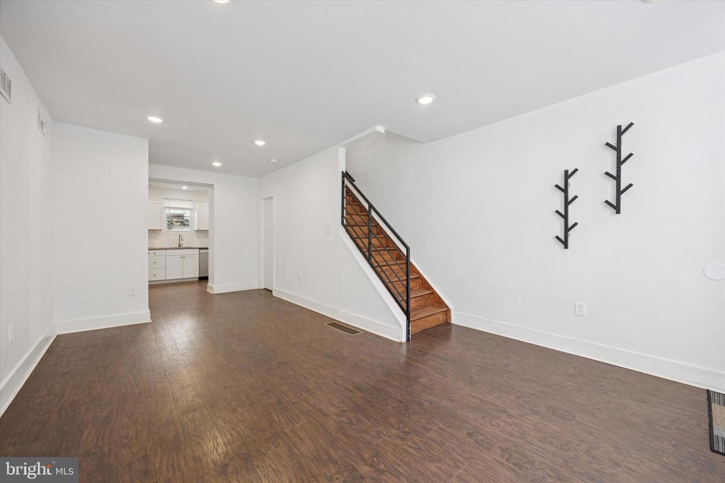 1111 Kimball St Property Photo 5