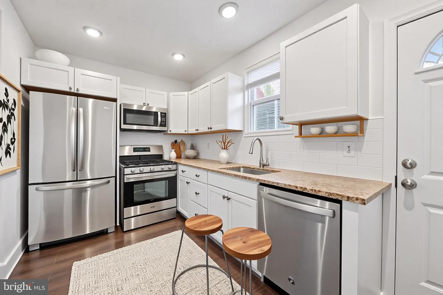 1111 Kimball St Property Photo 6