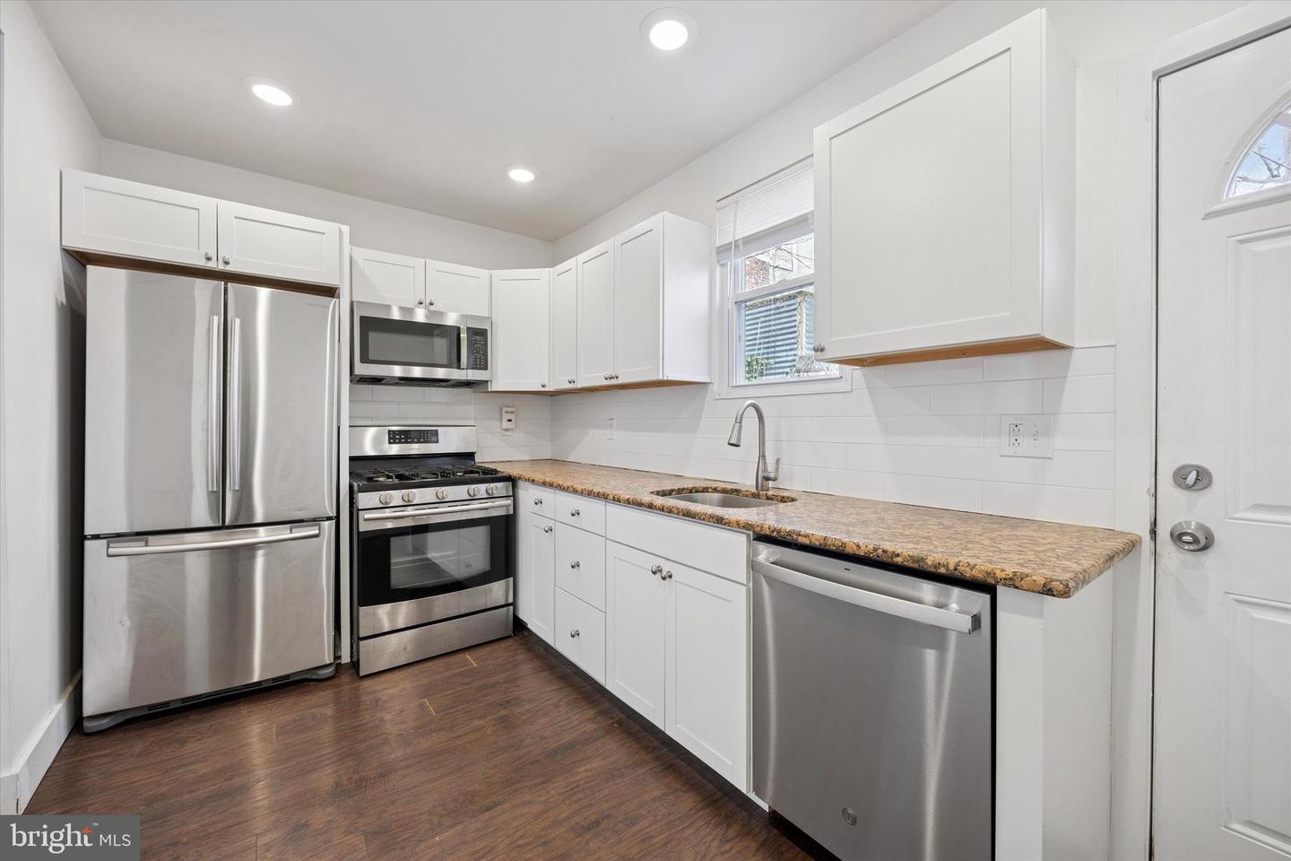1111 Kimball St Property Photo 7