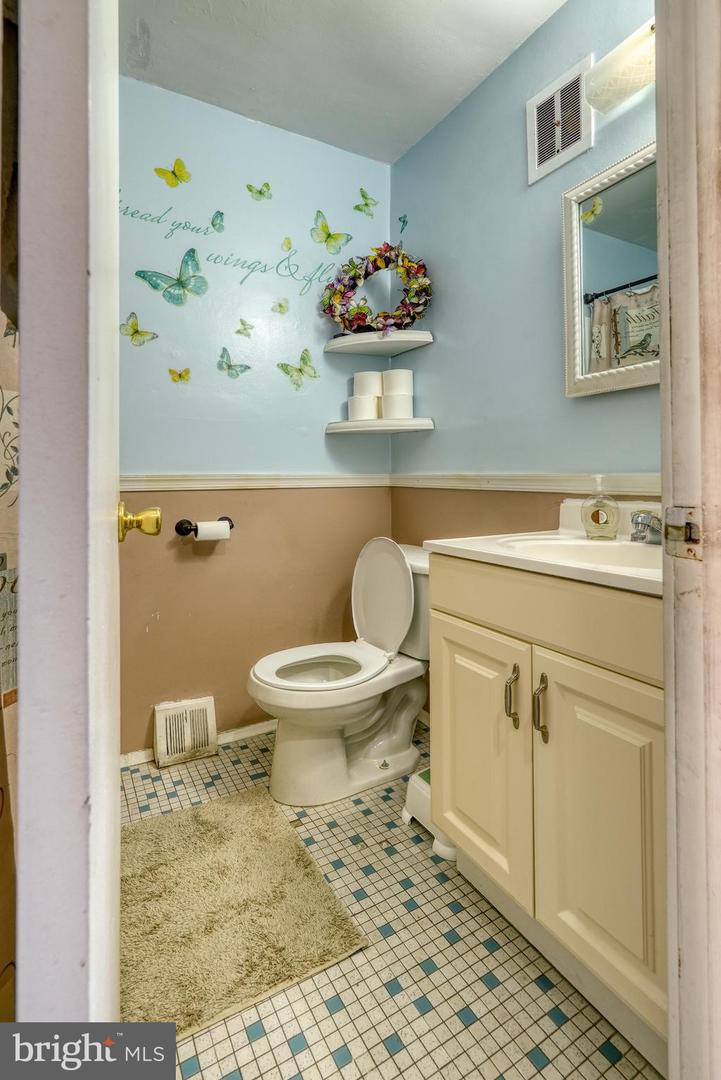 8714 Gillespie St Property Photo 20